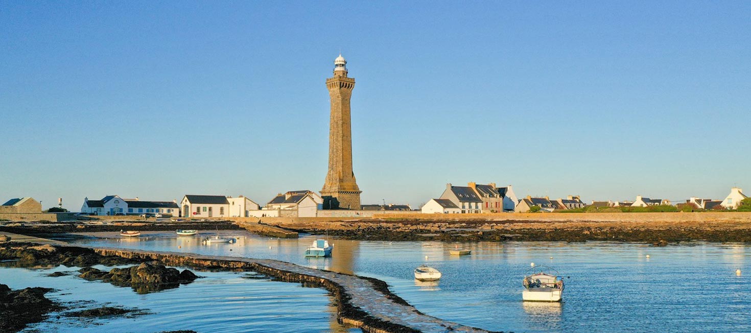 Lectures au pied du phare d’Eckmühl