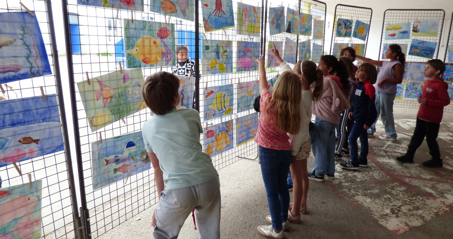 Des ateliers d’aquarelle et une exposition dans les écoles