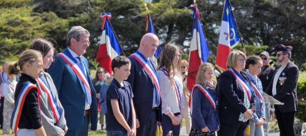 Commémoration du 8 mai : hommage aux 35 fusillés de Poulguen